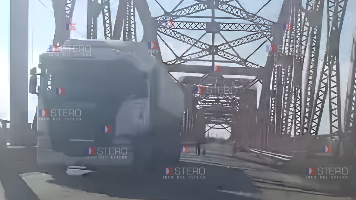 Corte momentáneo en el Puente Carretero por desperfectos mecánicos de un camión