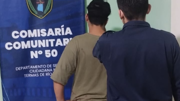 Un joven se presentó en el trabajo de su hermana y la atacó a trompadas en el rostro