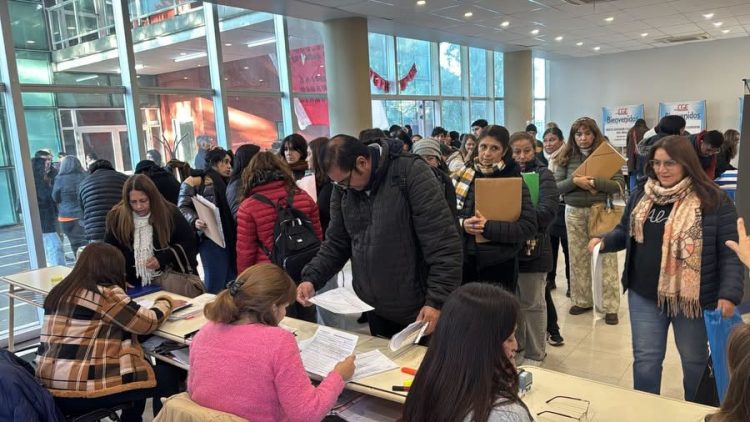 Atención docentes: amplían el plazo para ratificar la inscripción a cargos directivos