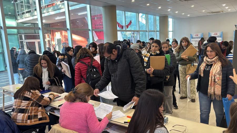 Atención docentes: amplían el plazo para ratificar la inscripción a cargos directivos