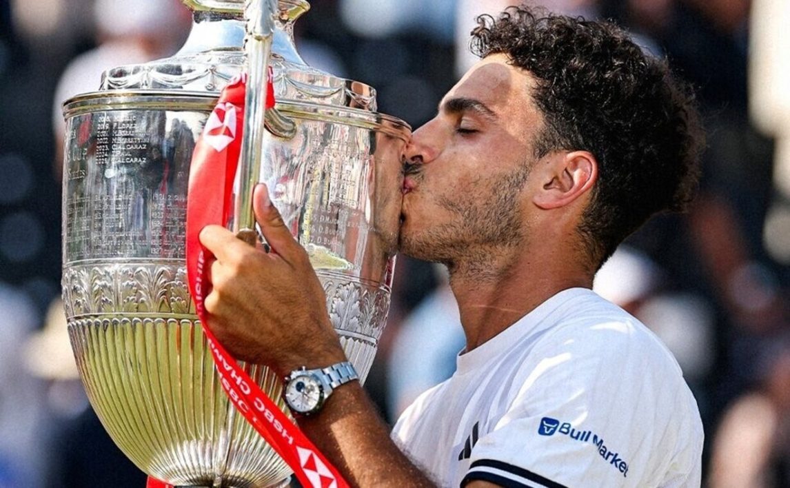 Cerúndolo conquistó Queen’s y escribió una página dorada para el tenis argentino