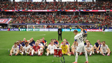 La historia detrás del ‘Remo Vikingo’, el festejo de Noruega que es furor en el Mundial