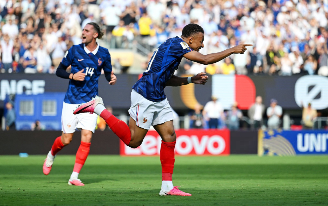 Francia goleó a Suecia, mostró todo su poderío y avanzó a los octavos de final