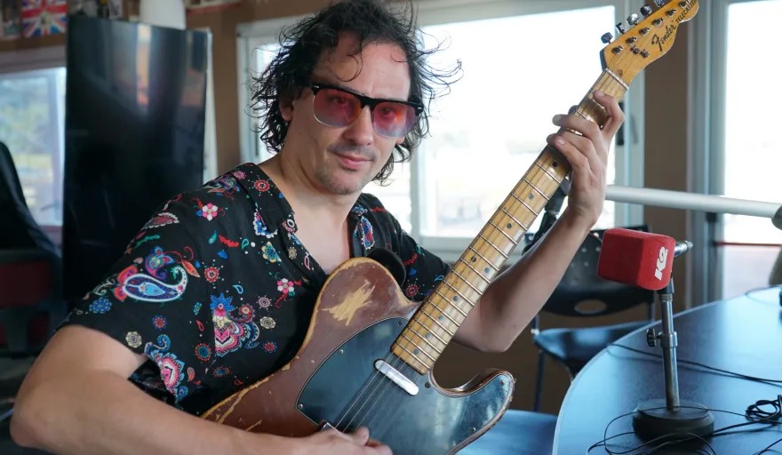 Felipe Barrozo llega a Santiago para revivir los clásicos de Intoxicados en el Bajo Cero Fest