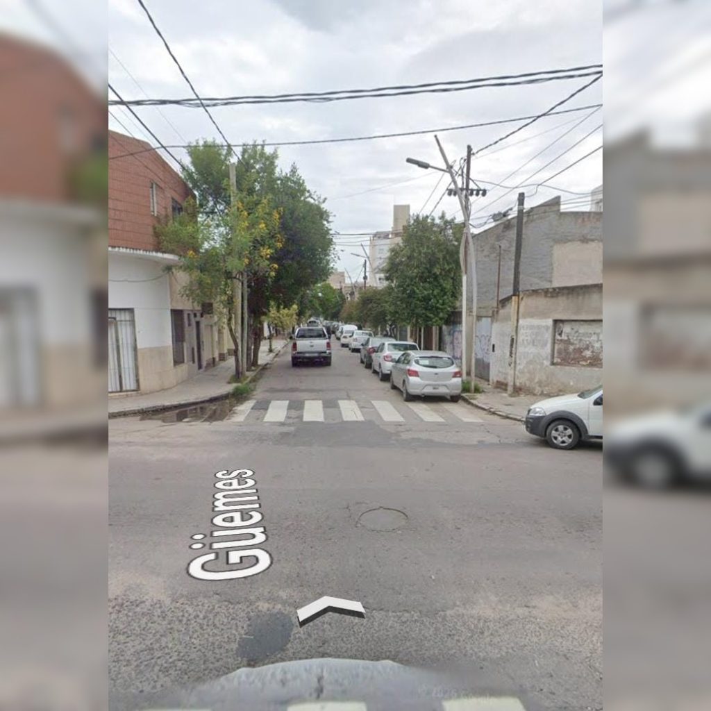 Un motociclista atropelló a una mujer de 64 años que cruzaba la calle