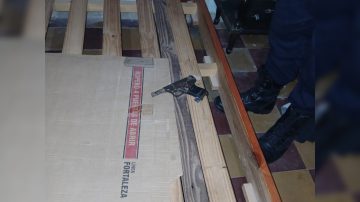 B° Borges: escondió mal el arma bajo el colchón, se la secuestraron y lo detuvieron
