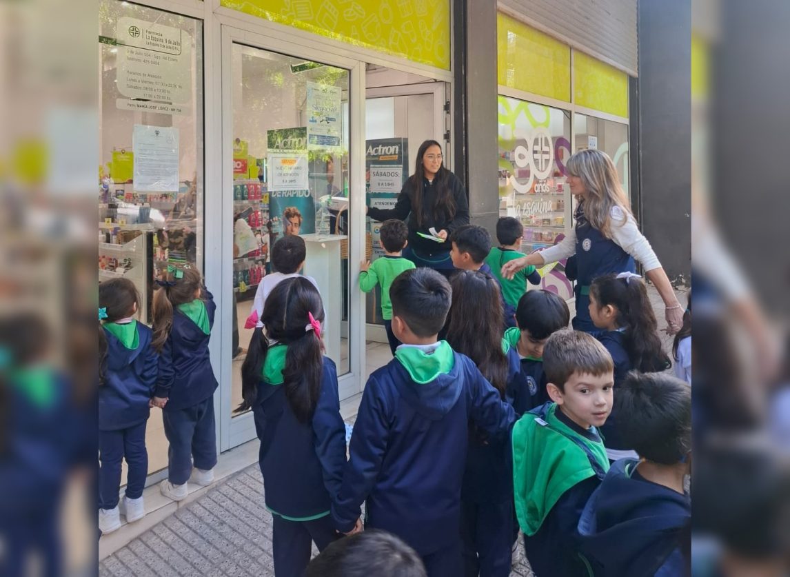 Pequeños del Jardín San Francisco de Asís llevaron a la calle su mensaje sobre cuidado ambiental