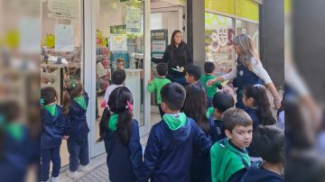 Pequeños del Jardín San Francisco de Asís llevaron a la calle su mensaje sobre cuidado ambiental