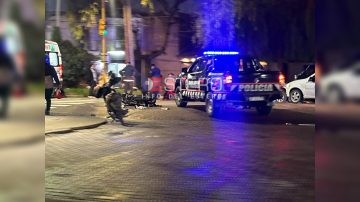 Accidente en la Avenida Belgrano dejó un motociclista lesionado