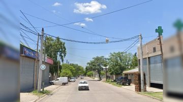 Robó una moto, le dieron una paliza y rompió la perimetral para provocar disturbios en la casa de su ex 