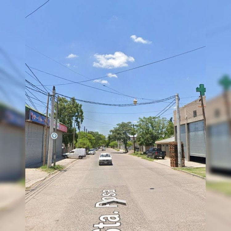 Robó una moto, le dieron una paliza y rompió la perimetral para provocar disturbios en la casa de su ex 