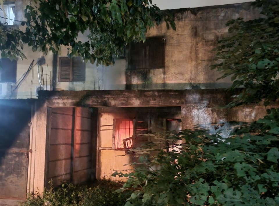 Pánico en el barrio Misky Mayu por el voraz incendio de una casa: varios vecinos tuvieron que ser asistidos