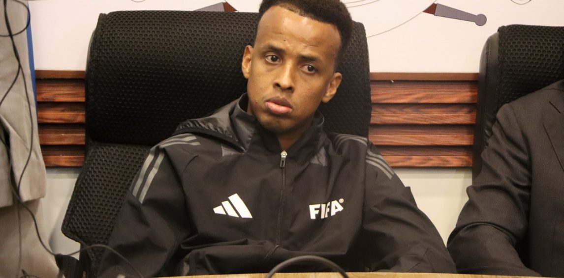 El árbitro somalí deportado de Estados Unidos dirigirá la Supercopa de Europa