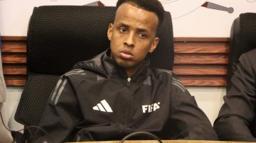 El árbitro somalí deportado de Estados Unidos dirigirá la Supercopa de Europa