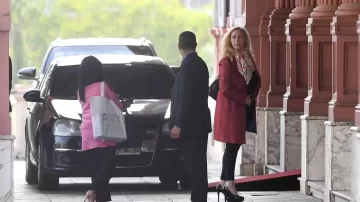 Karina Milei buscó enfriar la interna tras el durísimo ataque de Bullrich a Adorni