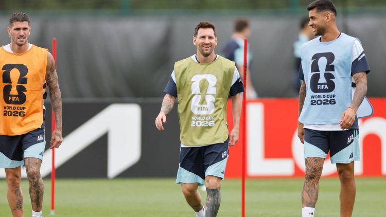Scaloni tiene a todos disponibles y analiza dos cambios para el partido ante Austria