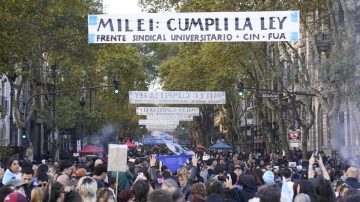 El Gobierno formalizó acuerdo presupuestario con rectores, pero los gremios universitarios se distancian y evalúan medidas