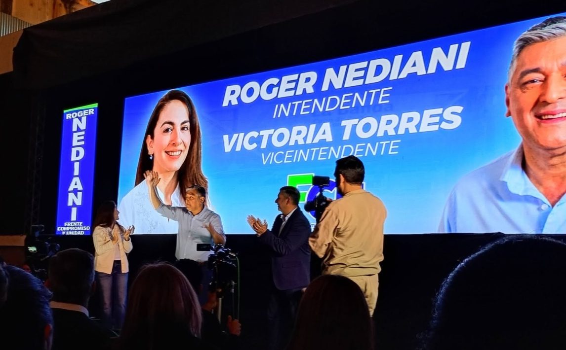 Roger Nediani lanzó su campaña por la reelección en La Banda con Victoria Torres como compañera de fórmula