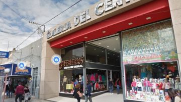 Una patota atacó a un adolescente y a su hermana en plena peatonal para robarle