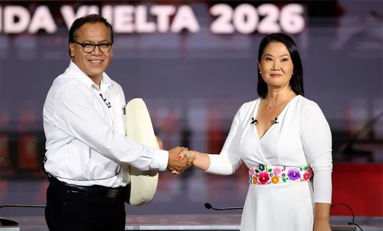 Voto a voto en Perú: Sánchez aventaja a Fujimori por un mínimo margen con más del 95% escrutado