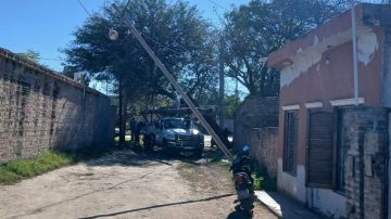 Villa Inés: reclaman a una empresa de internet por un corte de luz y daños tras retirar postes