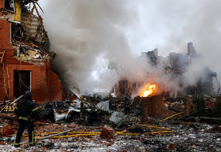 Rusia lanzó un ataque masivo contra Ucrania: al menos 13 muertos y más de 100 heridos