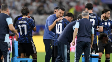 Scaloni destacó el aporte de los suplentes y elogió el sacrificio de Palacios tras la victoria ante Jordania