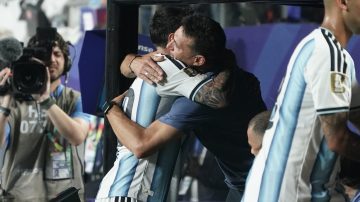 Scaloni se rindió ante Messi: “Es increíble, no hay palabras”