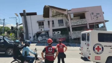 Tragedia en Filipinas: un potente terremoto de magnitud 7,8 causó al menos 35 muertes, cientos de heridos y graves daños materiales