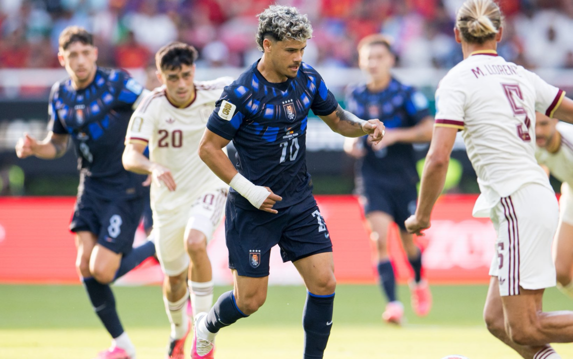 Uruguay perdió con España y quedó eliminada del Mundial