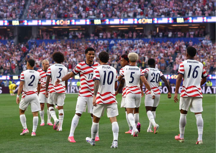 Estados Unidos arrancó con el pie derecho y goleó a Paraguay en su debut