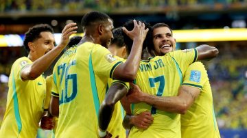 Brasil goleó a Escocia y se quedó con el primer puesto del Grupo C