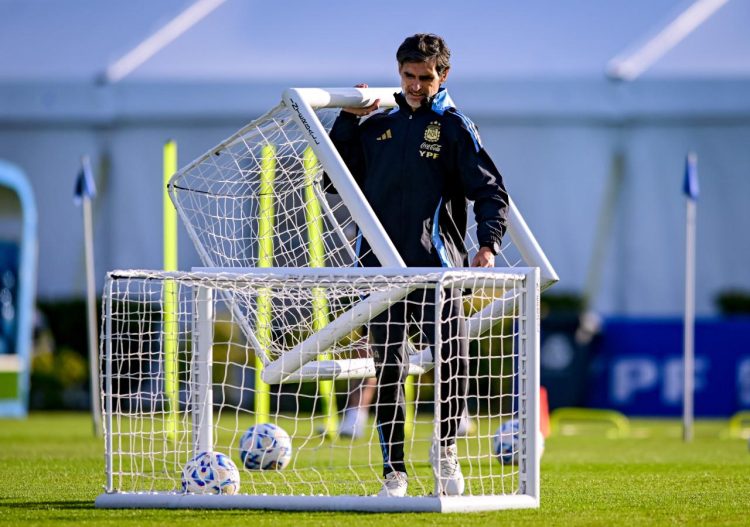 Roberto Ayala habló de su cruce con Dani Olmo: “Fue una reacción a un dicho”