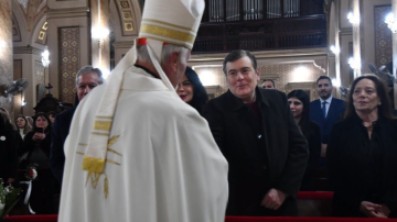 El senador Gerardo Zamora participó de la entronización de la imagen de San Charbel Makhlouf en la Catedral Basilica
