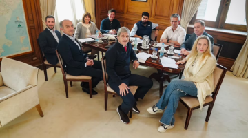 La “mesa chica” del Gobierno se reunió en Casa Rosada y busca avanzar con las reformas de Milei, incluyendo la suspensión de las PASO