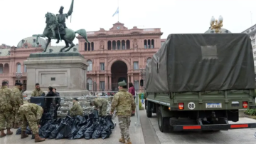 Retiran temporalmente las piedras en homenaje a las víctimas de COVID -19 de Plaza de Mayo