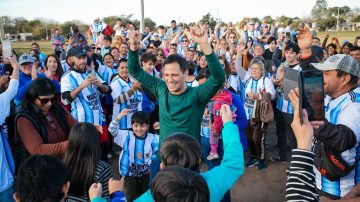 Frías: el candidato del Frente Cívico, Bustamante, realizó una recorrida por los barrios de la ciudad