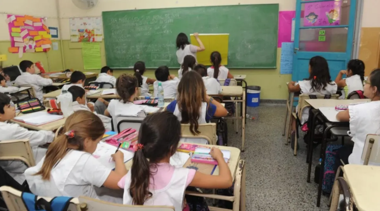 Nuevos ofrecimientos laborales para docentes de Santiago del Estero: cómo postular