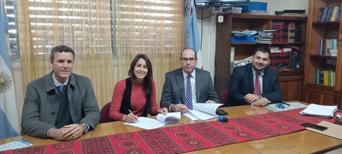 El Colegio de Abogados y de Procuradores de Santiago firmaron convenios de colaboración para sus matriculados