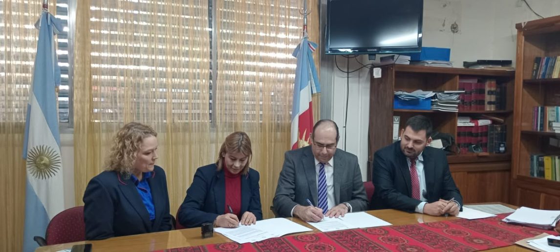 El Colegio de Abogados y ASICANA firmaron un convenio de formación en inglés