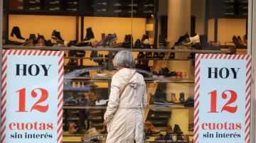 Ventas minoristas: el Mundial y el aguinaldo le dieron un respiro a los comercios