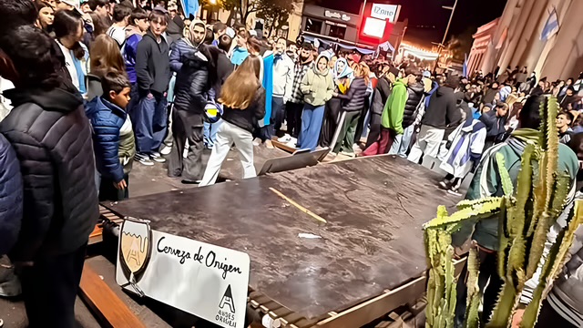 Se desplomó el techo de un bar durante los festejos por el triunfo de la Selección Argentina