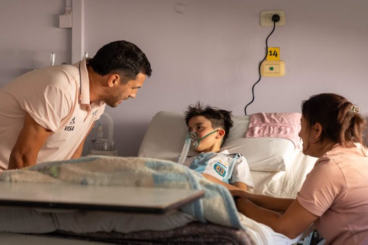 Los Pumas compartieron una jornada solidaria con niños internados en el CePSI