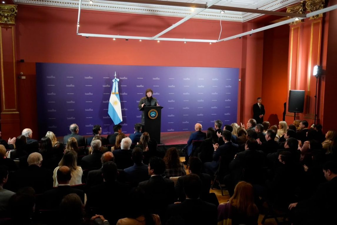 Javier Milei se reunió con diputados y senadores de La Libertad Avanza