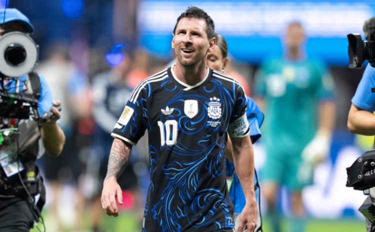Messi dedicó el pase a la final a los argentinos: “Hay gente que la vive peleando”