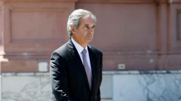 El canciller Pablo Quirno viajó a EE.UU. un día antes de las semifinales del Mundial y desató la polémica
