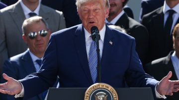 Estados Unidos aplicará nuevos aranceles a 60 países, entre ellos Argentina