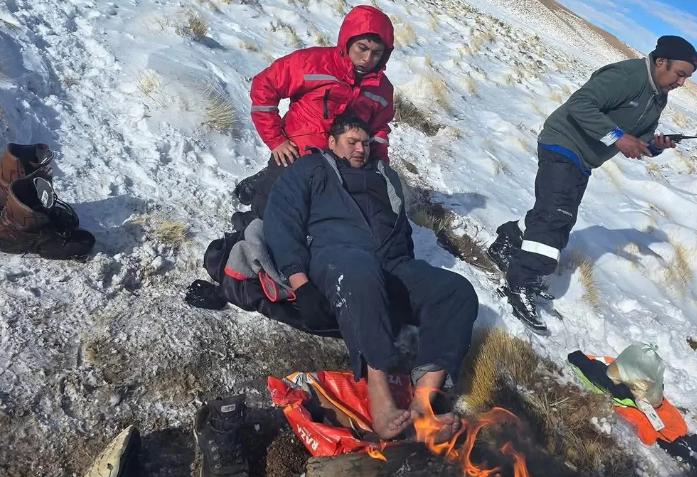 Rescataron con vida a cuatro mineros atrapados por un temporal: uno sufrió un principio de congelamiento