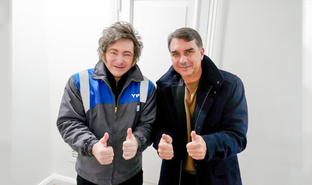 Milei viaja rumbo a Brasil: se encontrará con Flavio Bolsonaro y recibirá una distinción