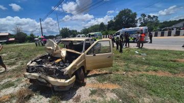Tailandia: un niño tomó la camioneta de sus padres, perdió el control y embistió a 35 monjes